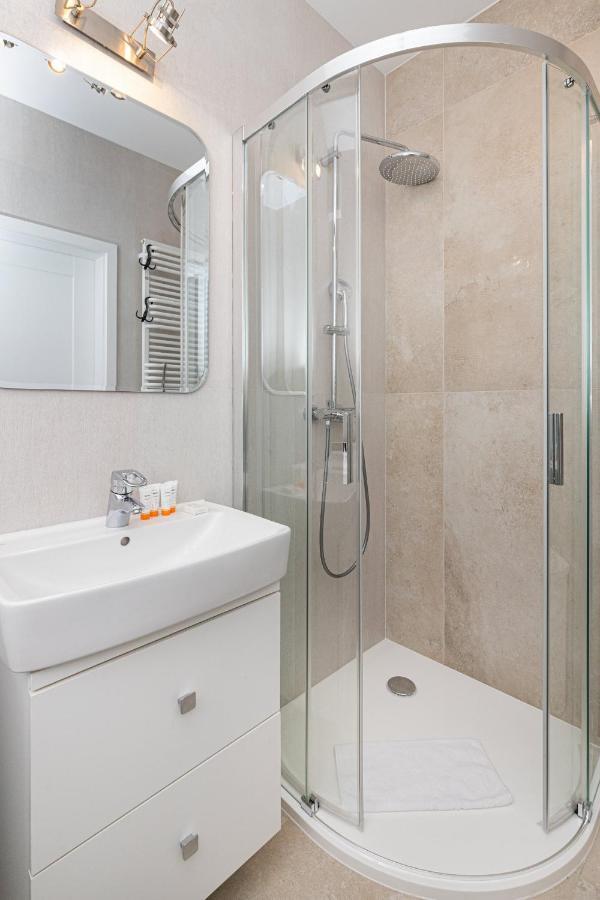 Plac Unii Apartment Gdynia City Centre By Noclegi Renters Luaran gambar